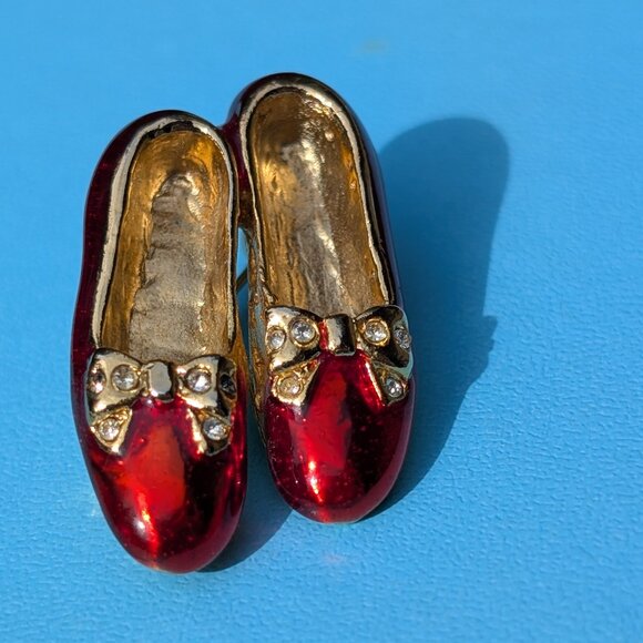 Red Enamel with Crystal Bow Pair of Tap Shoes Brooch - Picture 1 of 7